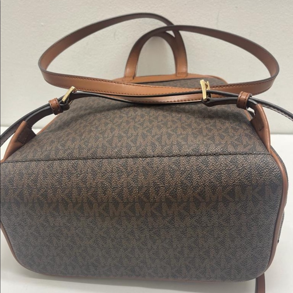 ❌SOLD❌Michael kors medium size backpack - Picture 5 of 6